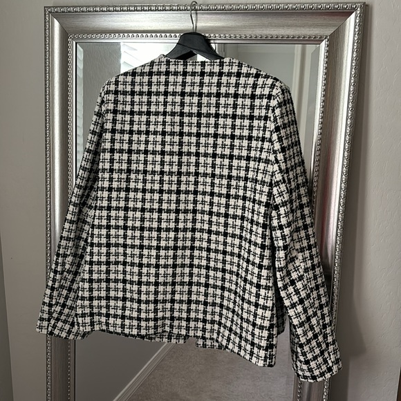 Aaron & Amber 2pc set black & white - Picture 6 of 8